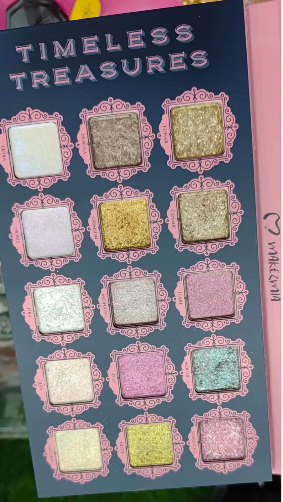 10-Color Shimmer & Glitter Eyeshadow | Includes 5 Holographic Shades