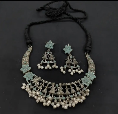 Silver polish necklace set