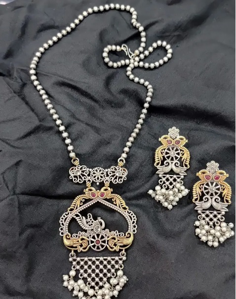 Dual tone long necklace with earrings