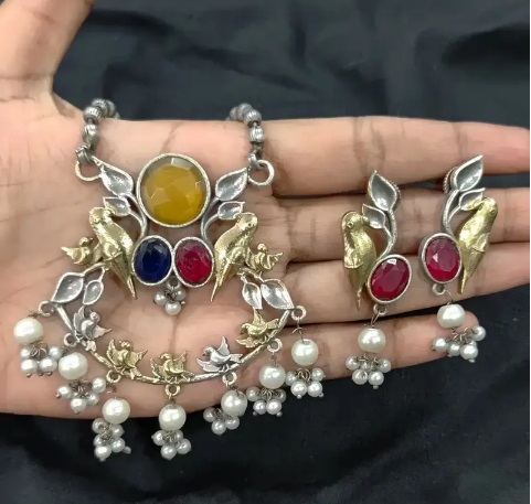 Dual tone long necklace with monalisa stone