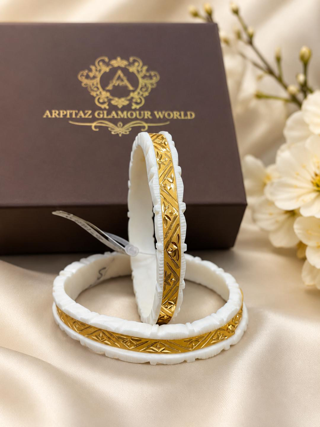 Gold Look Original Shakha – Traditional White & Gold Finish Size 2.4