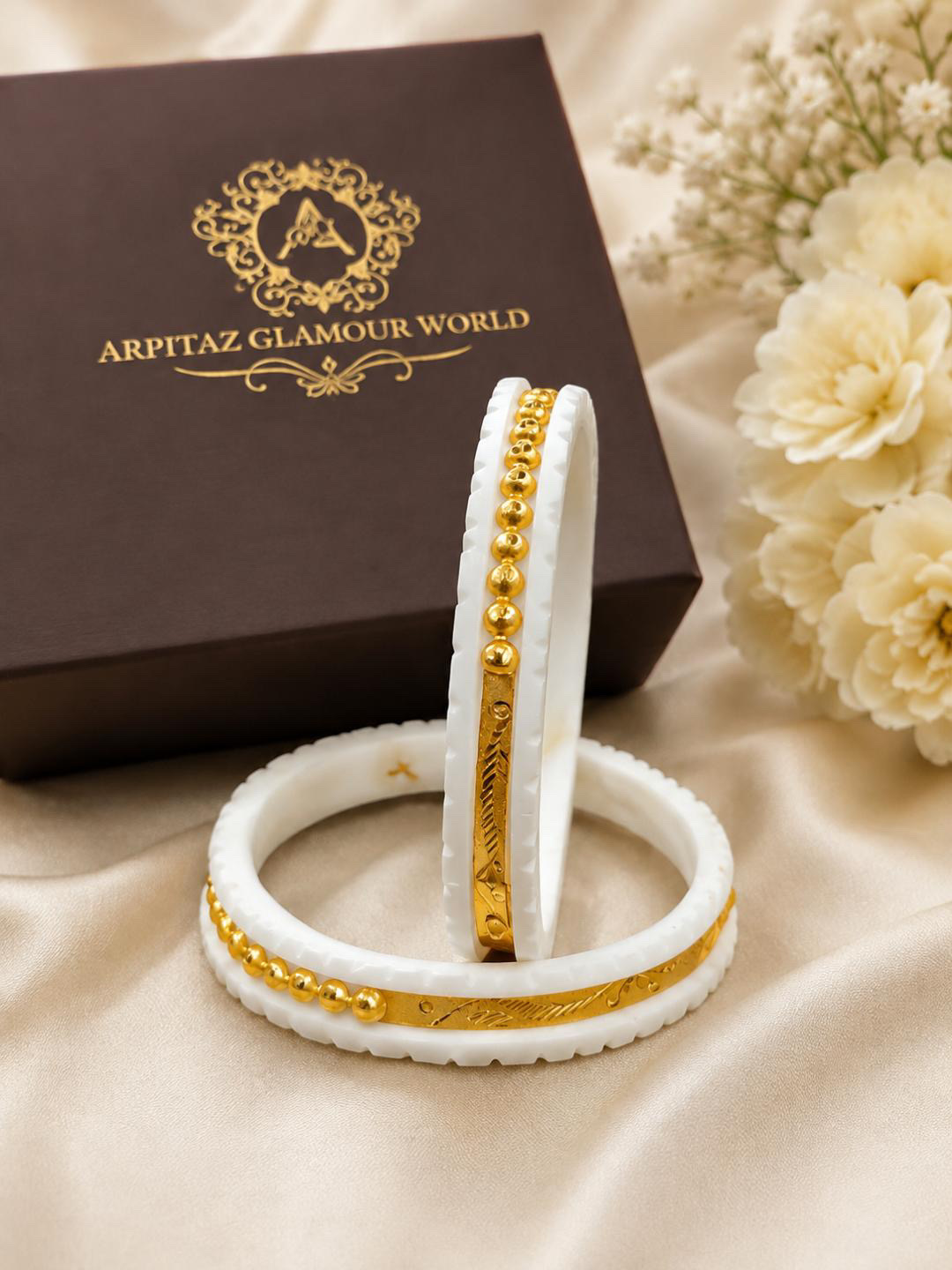 Gold Look Shakha – White Shakha with Golden Ball & Gold Detailing